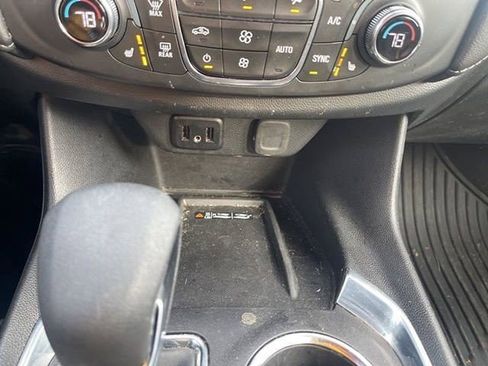 Certified 2023 Chevrolet Traverse LT image 16