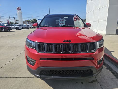 Used 2021 Jeep Compass Latitude image 13