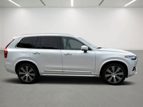 Used 2022 Volvo XC90 T6 Inscription w/ Climate Package image 5
