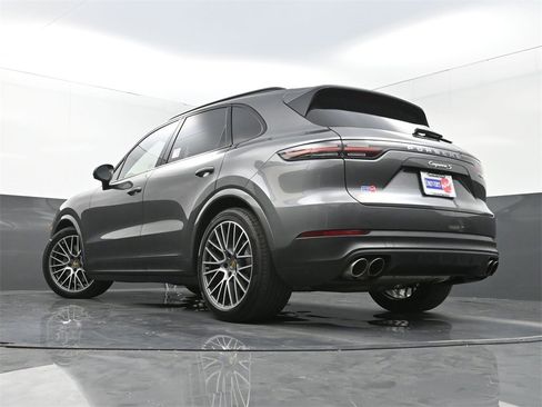 Used 2022 Porsche Cayenne S image 30