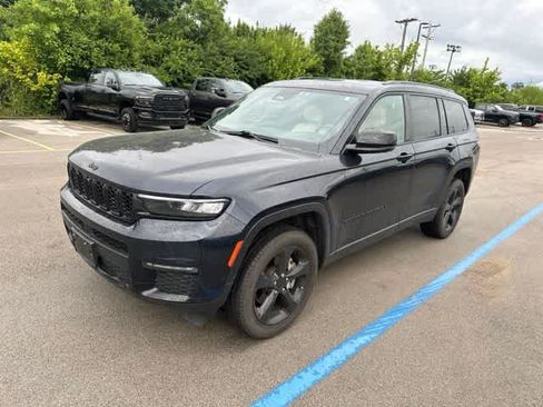Used 2023 Jeep Grand Cherokee L Limited w/ Luxury Tech Group II AWD/4WD image 13