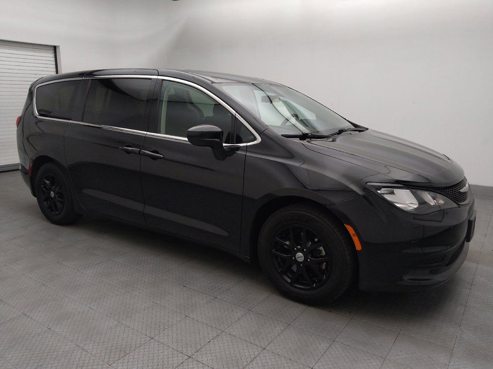 Used 2022 Chrysler Voyager LX FWD image 11