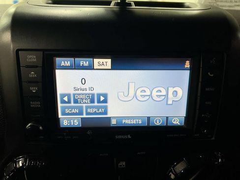 Used 2014 Jeep Wrangler Unlimited Sahara w/ Connectivity Group AWD/4WD image 14