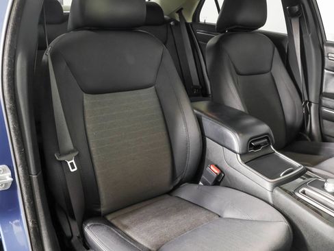 Used 2022 Chrysler 300 Touring w/ Sport Appearance Package RWD image 44