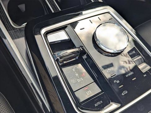 Certified 2023 BMW 740i w/ Parking Assistance Package image 4