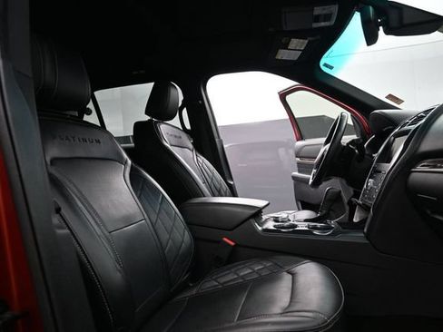 Used 2018 Ford Explorer Platinum AWD/4WD image 30