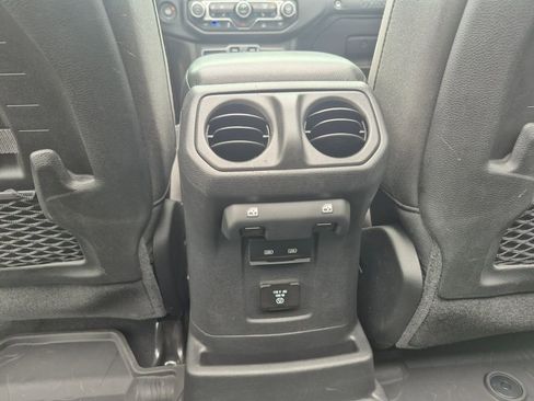 Used 2023 Jeep Wrangler Unlimited Rubicon 4xe w/ Cold Weather Group AWD/4WD image 16