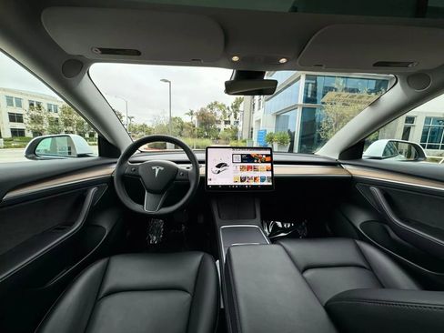 Used 2023 Tesla Model 3 Standard Range RWD image 5