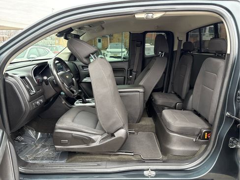 Used 2017 Chevrolet Colorado LT w/ LT Convenience Package image 10