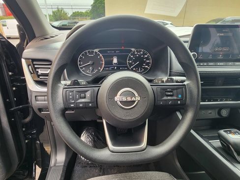 Used 2023 Nissan Rogue SV FWD image 11