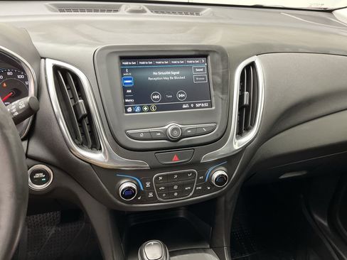 Used 2019 Chevrolet Equinox LT FWD image 15