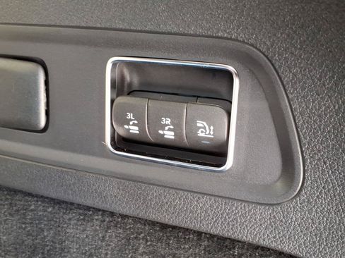 Used 2026 Mercedes-Benz GLS 450 4MATIC image 34