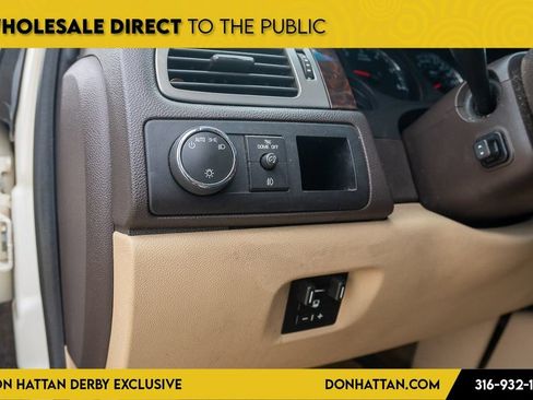 Used 2013 GMC Yukon Denali AWD/4WD image 16