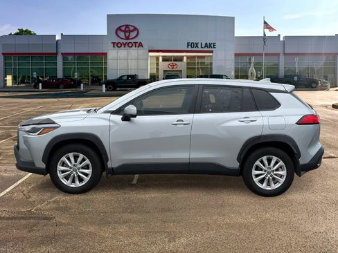 Used 2022 Toyota Corolla Cross LE AWD/4WD image 2