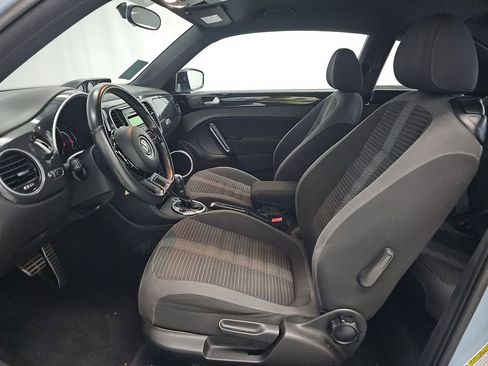 Used 2014 Volkswagen Beetle R-Line FWD image 8