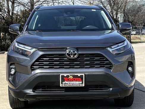 Used 2023 Toyota RAV4 XLE Premium image 7