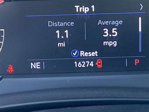 Used 2023 Cadillac XT4 Sport w/ Enhanced Visibility Package image 13