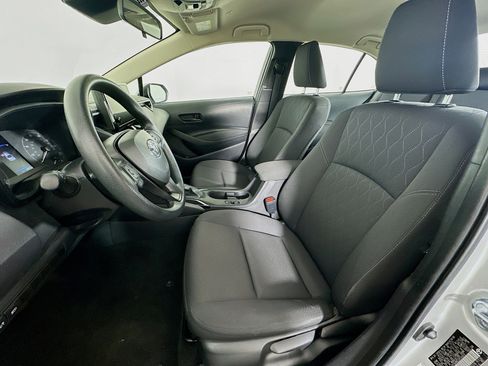 Used 2025 Toyota Corolla LE image 13