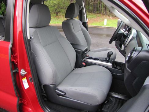 Used 2019 Toyota Tacoma 2WD Double Cab image 25