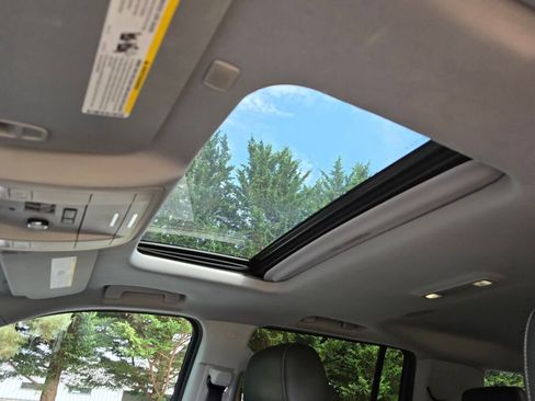 Used 2019 GMC Yukon XL SLT image 27