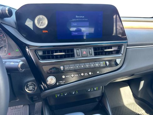 Certified 2024 Lexus ES 350 w/ Premium Package image 24