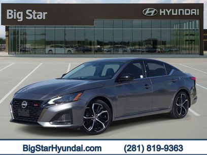 Used 2023 Nissan Altima 2.5 SR w/ SR Premium Package