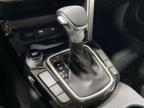 New 2026 Kia Seltos S FWD image 21