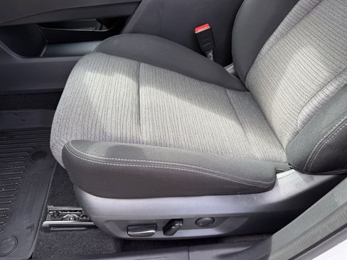 Used 2021 Nissan Rogue SV image 28