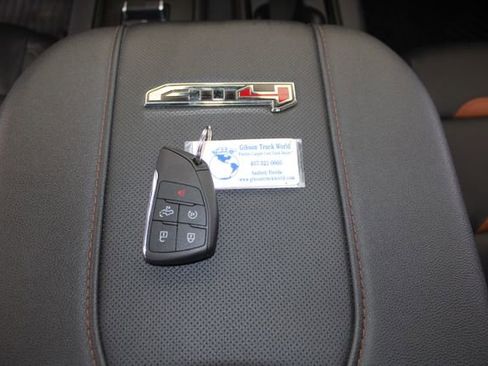 Used 2024 GMC Sierra 2500 AT4 w/ AT4 Premium Plus Package image 31