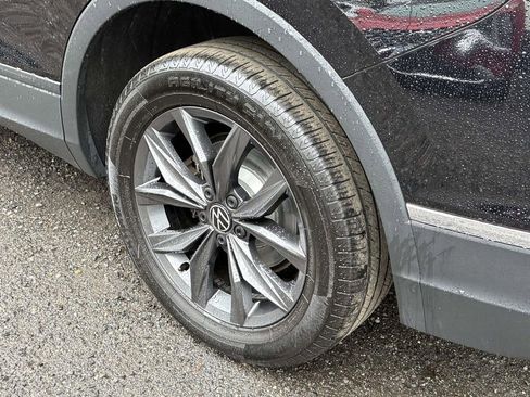 Used 2022 Volkswagen Tiguan SE AWD/4WD image 11