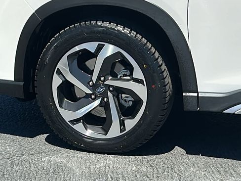 Certified 2023 Subaru Forester Touring AWD/4WD image 10
