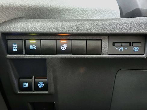 Used 2024 Toyota Sienna XSE AWD/4WD image 11