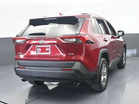 Used 2025 Toyota RAV4 XLE w/ Convenience Package FWD image 5