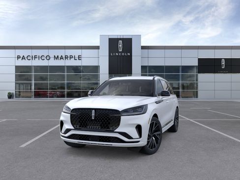 New 2026 Lincoln Aviator Black Label AWD/4WD image 2