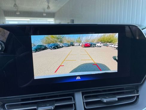 Used 2025 Chevrolet Trax LT image 22