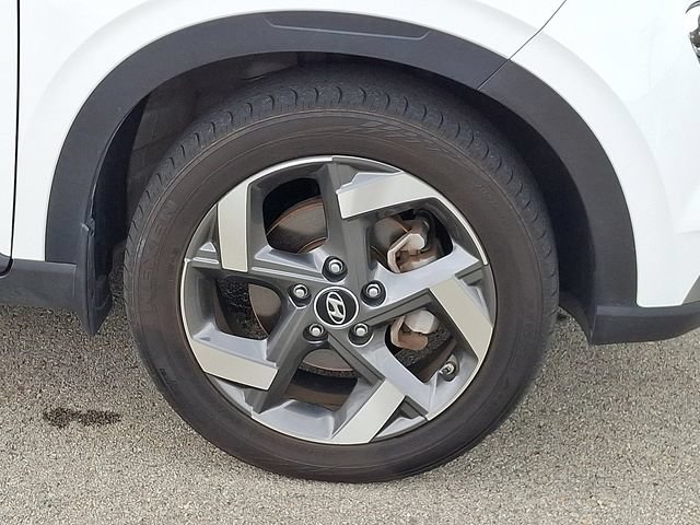 Certified 2024 Hyundai Venue SEL FWD image 8