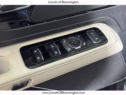 New 2026 Lincoln Aviator AWD image 22