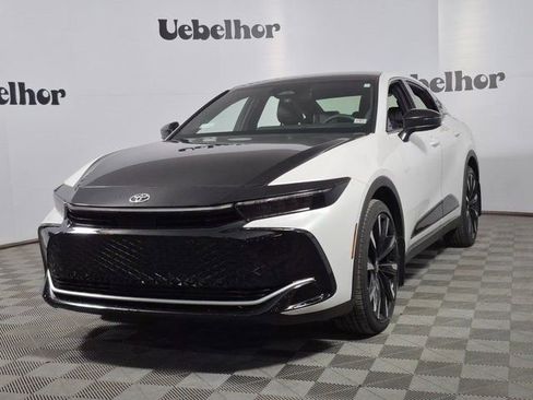 New 2026 Toyota Crown Platinum image 3