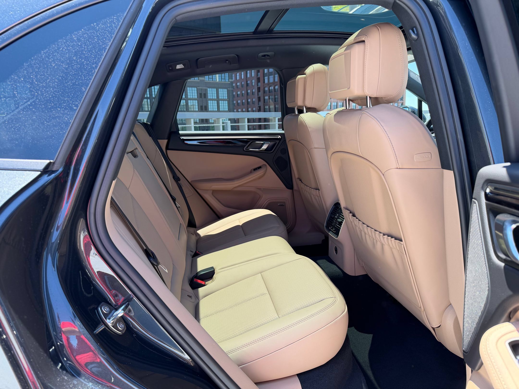 Used 2026 Porsche Macan AWD/4WD image 18