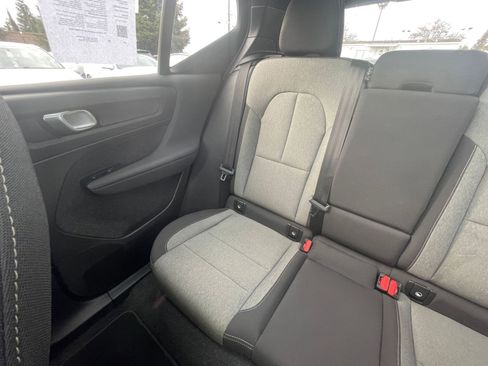 Used 2024 Volvo XC40 B5 Core image 42