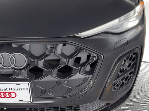 Used 2025 Audi SQ5 Prestige w/ Prestige Package AWD/4WD image 11