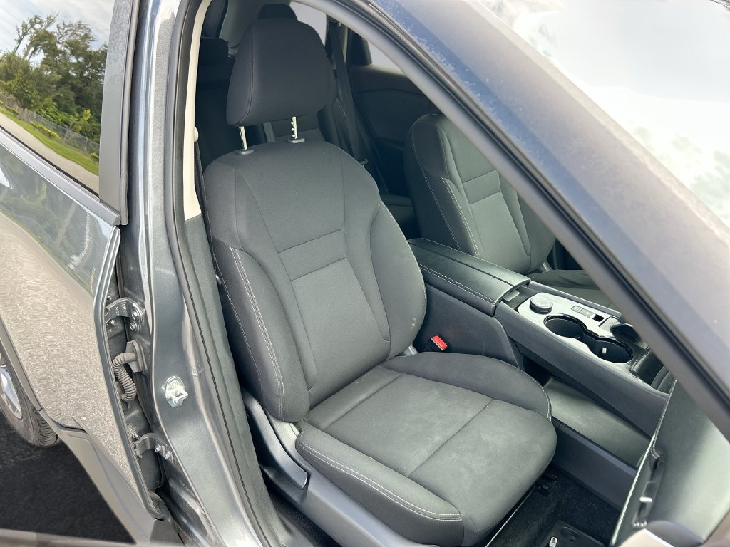 Used 2023 Nissan Rogue S AWD/4WD image 30