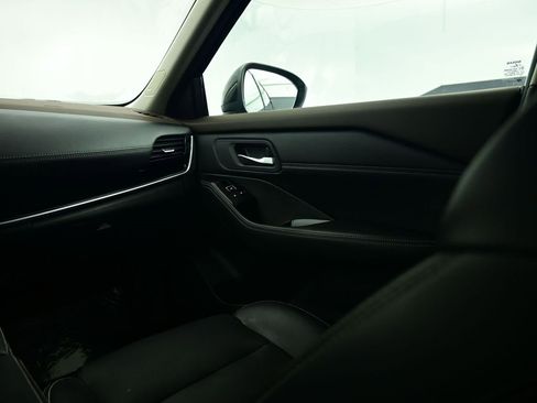 Used 2023 Nissan Rogue SL w/ SL Premium Package image 12