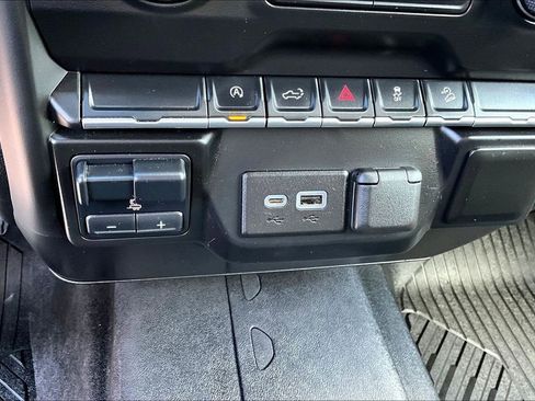 Used 2021 Chevrolet Silverado 1500 Custom Trail Boss w/ Midnight Edition image 18