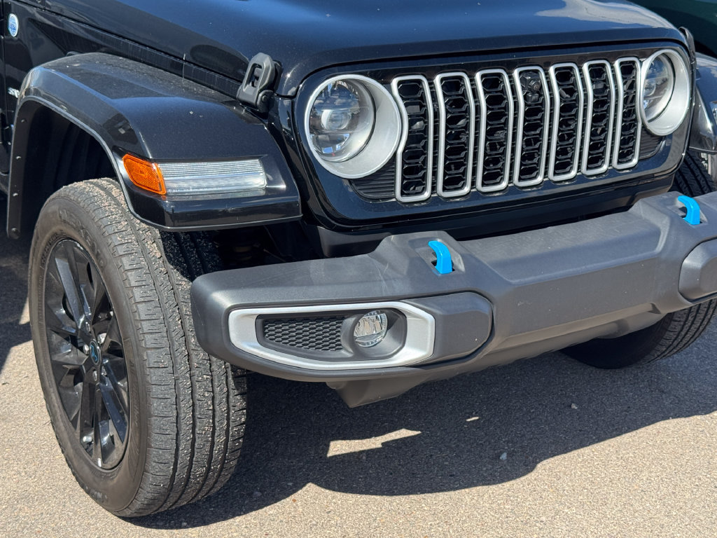 Used 2024 Jeep Wrangler Unlimited Sahara w/ Technology Group AWD/4WD image 4