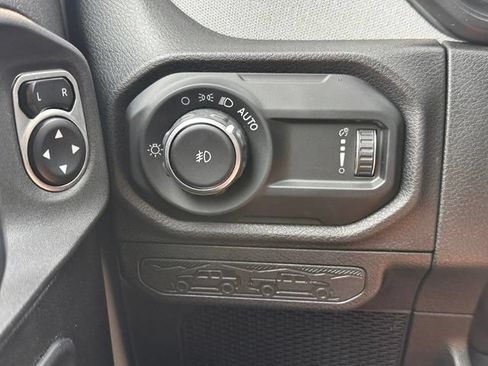 Used 2024 Jeep Wrangler Unlimited Sport AWD/4WD image 19