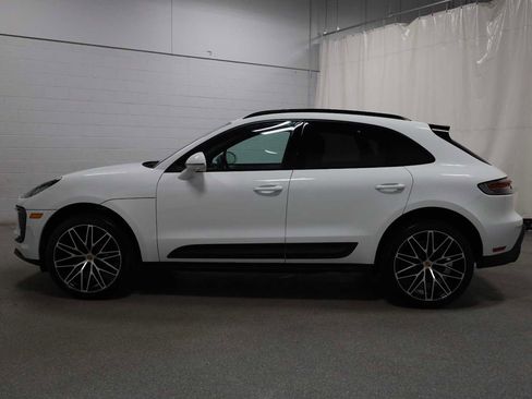 Certified 2026 Porsche Macan AWD/4WD image 2