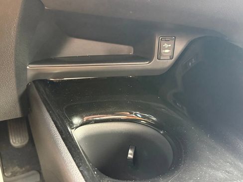 Used 2019 Toyota C-HR XLE FWD image 54