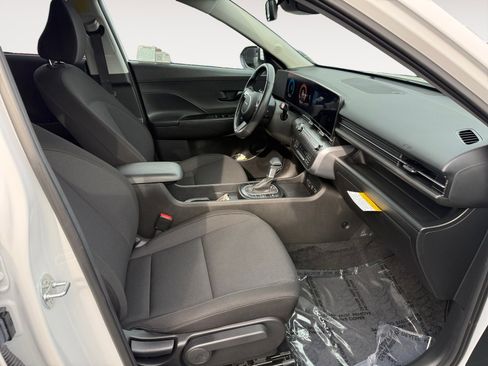 Certified 2025 Hyundai Kona SEL image 19