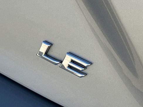 Used 2025 Toyota Camry LE w/ Convenience Package image 10